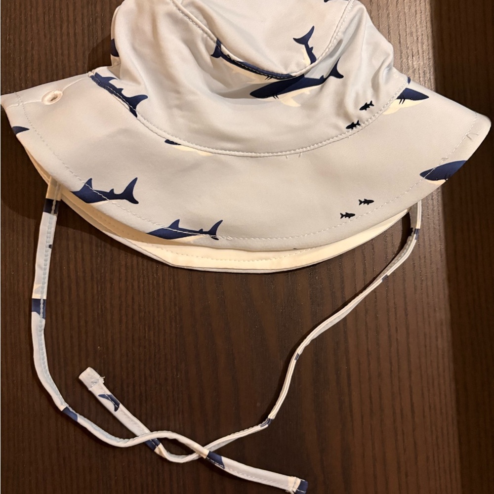 Petit Lem White and Blue Shark Print Hat